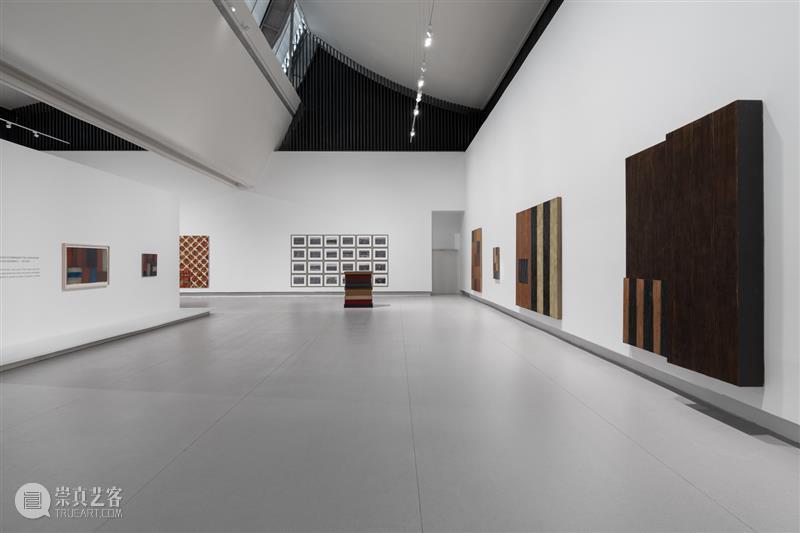 正在展出 | 肖恩·斯库利 (Sean Scully) 个展「崇高与虚空」| 四川音乐学院美术馆 崇真艺客