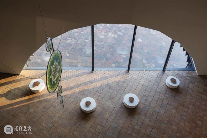 物质转化、时间流变与神话叙事丨UCCA陶美术馆“水底火焰”展览现场 崇真艺客