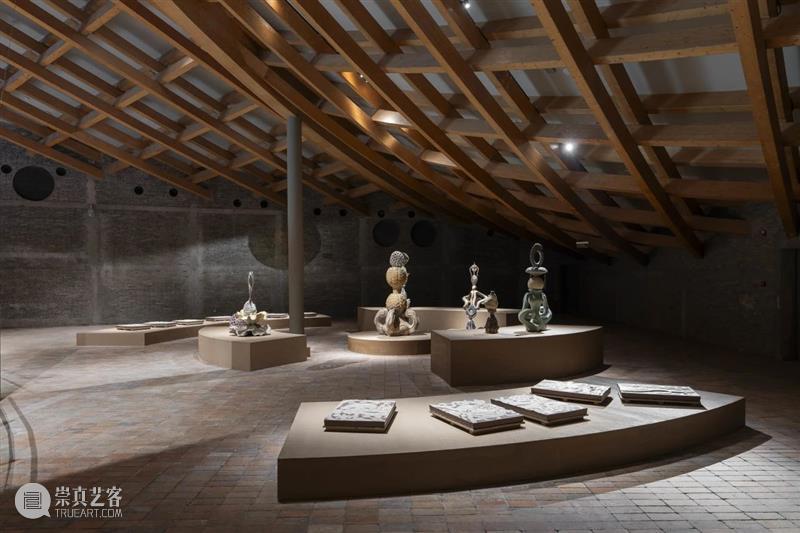 物质转化、时间流变与神话叙事丨UCCA陶美术馆“水底火焰”展览现场 崇真艺客