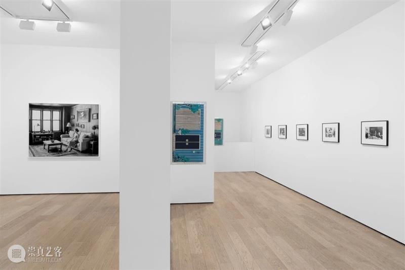 展览现场｜洛瑞·席蒙丝（Laurie Simmons）「黑与白」@ 阿尔敏·莱希 - 巴黎｜马蒂尼翁 崇真艺客