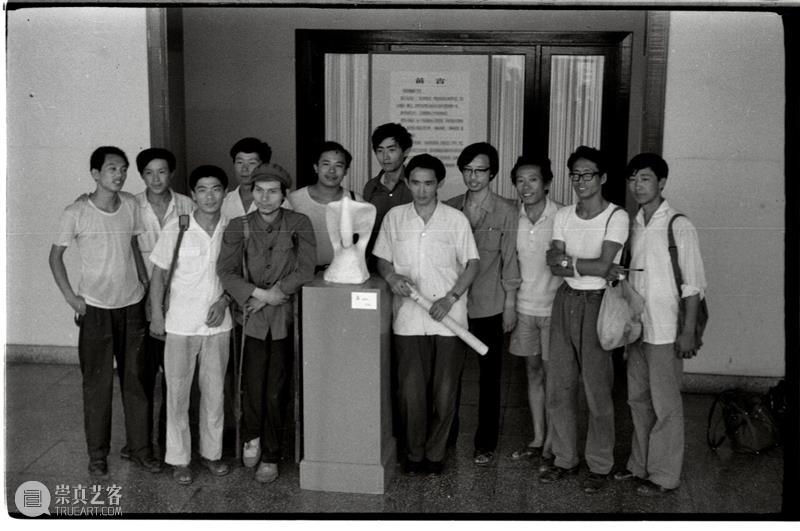 【SPURS 文选】黎静写黄锐：《街道生产组的挑补绣女工》——中国当代艺术史上的经典 崇真艺客