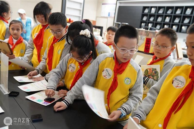 活动回顾 |楚水润天山 书香漫丝路 崇真艺客