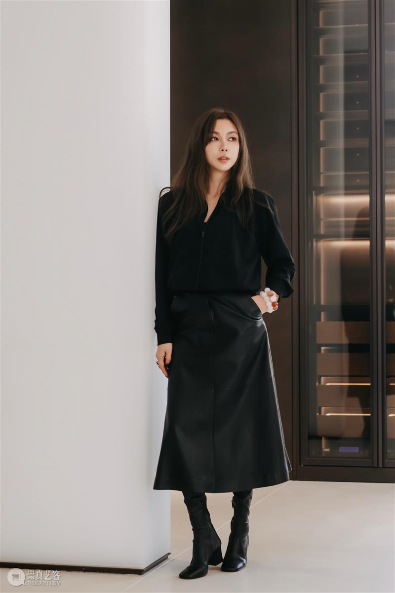 「VV Art Salon 艺术会客厅」呈现双展《绝对抽象》与《似是而是》 热点聚焦  崇真艺客