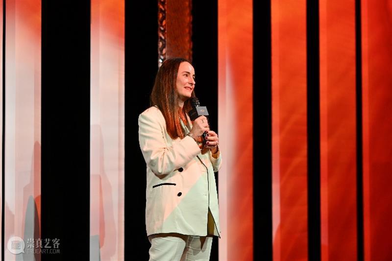 深邃之境：当威士忌遇见艺术的流光 热点聚焦  单一麦芽威士忌品牌格兰菲迪 格兰菲迪XS双雪莉桶系列 崇真艺客