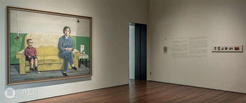 新闻｜张晓刚作品《绿墙：有手电筒的房间》加入The Met大都会艺术博物馆永久收藏 崇真艺客