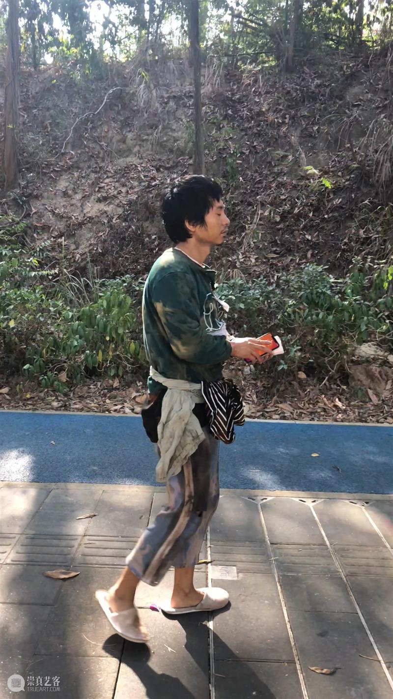 活动回顾 | 工具、社交媒体与自我意识 ——“从工具到工具”行为艺术工作坊回顾 崇真艺客