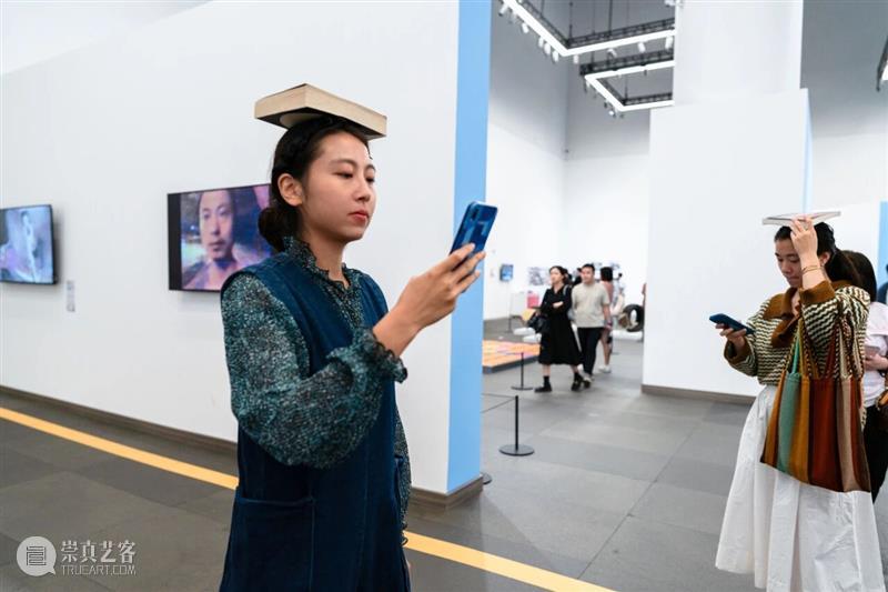 活动回顾 | 工具、社交媒体与自我意识 ——“从工具到工具”行为艺术工作坊回顾 崇真艺客