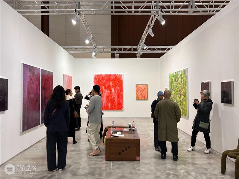 新氧艺O2art | 彭斯个人项目「冷火焰」| 2025 西岸艺术与设计博览会 | 现场回顾 崇真艺客