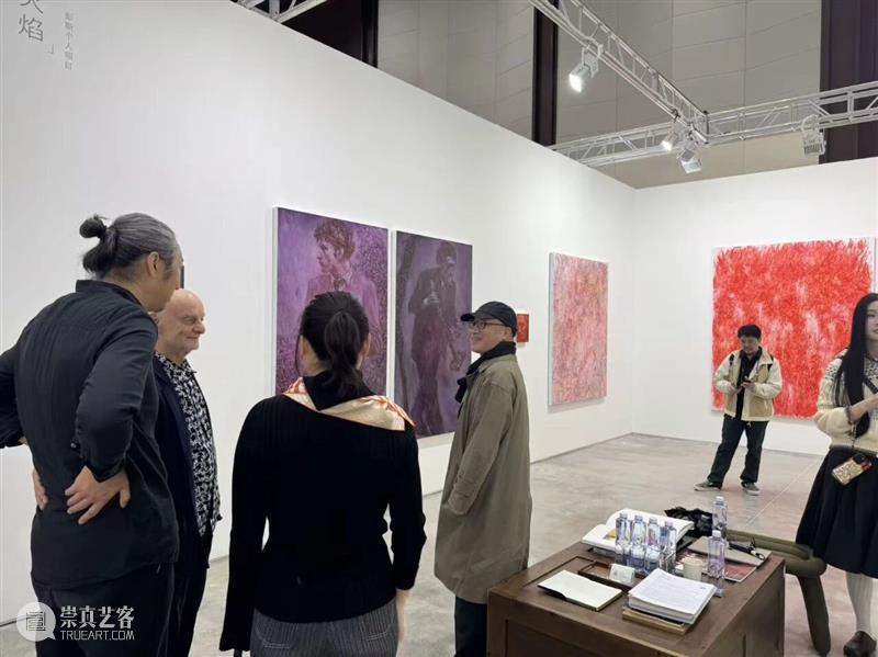 新氧艺O2art | 彭斯个人项目「冷火焰」| 2025 西岸艺术与设计博览会 | 现场回顾 崇真艺客