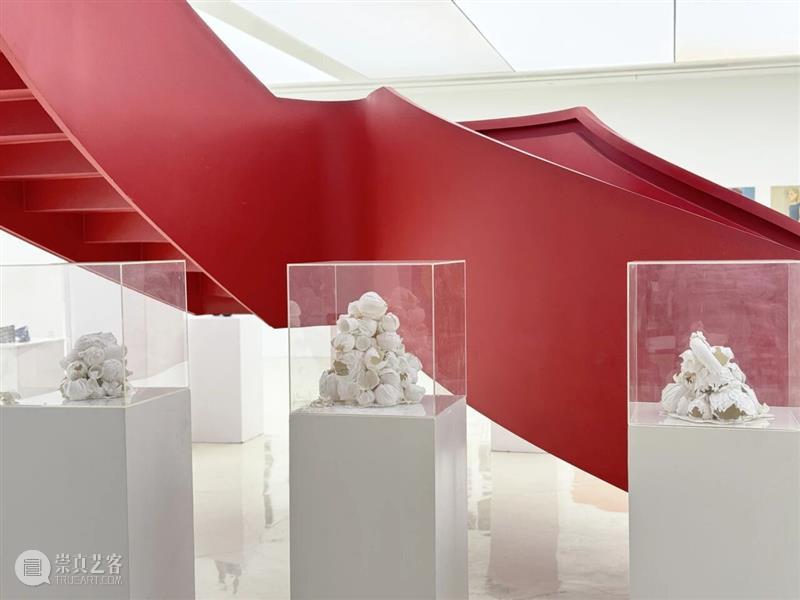 ArtOnTime：“潮汐的迭代”师生作品展于YOUNG美术馆展出，奏响艺术教育的复调交响 崇真艺客