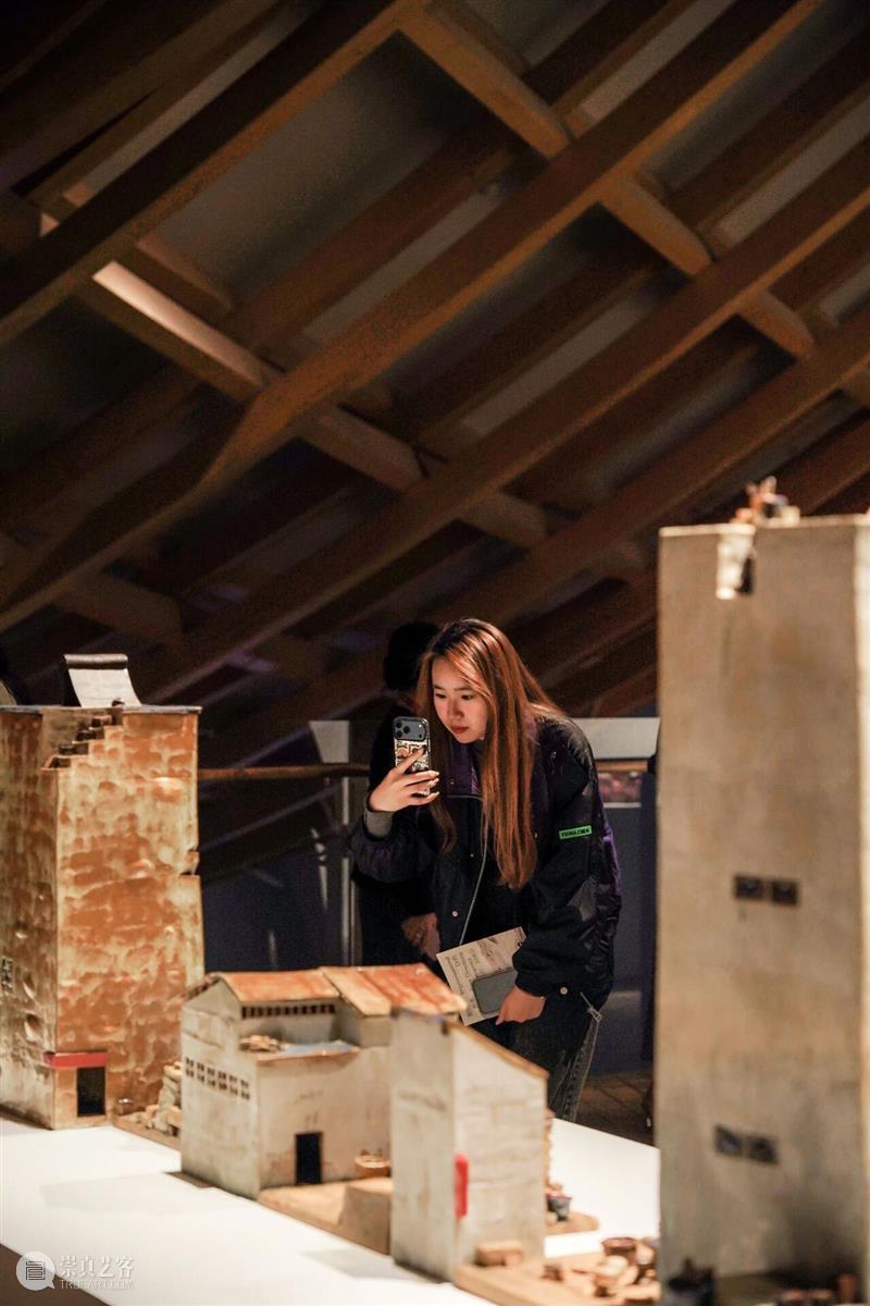 陶瓷版图中的创作新倾向丨群展“即兴游离”正在UCCA陶美术馆展出 崇真艺客