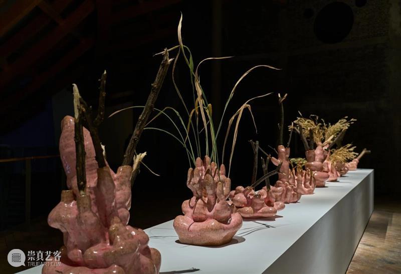 陶瓷版图中的创作新倾向丨群展“即兴游离”正在UCCA陶美术馆展出 崇真艺客