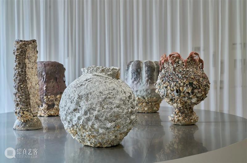 陶瓷版图中的创作新倾向丨群展“即兴游离”正在UCCA陶美术馆展出 崇真艺客