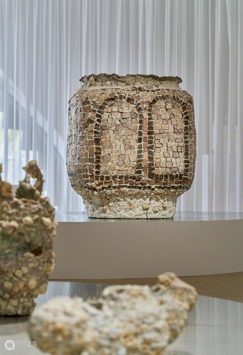 陶瓷版图中的创作新倾向丨群展“即兴游离”正在UCCA陶美术馆展出 崇真艺客