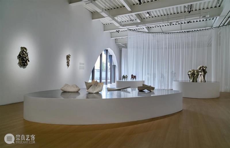 陶瓷版图中的创作新倾向丨群展“即兴游离”正在UCCA陶美术馆展出 崇真艺客