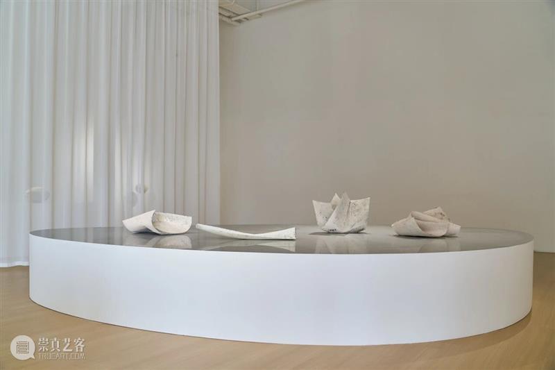 陶瓷版图中的创作新倾向丨群展“即兴游离”正在UCCA陶美术馆展出 崇真艺客