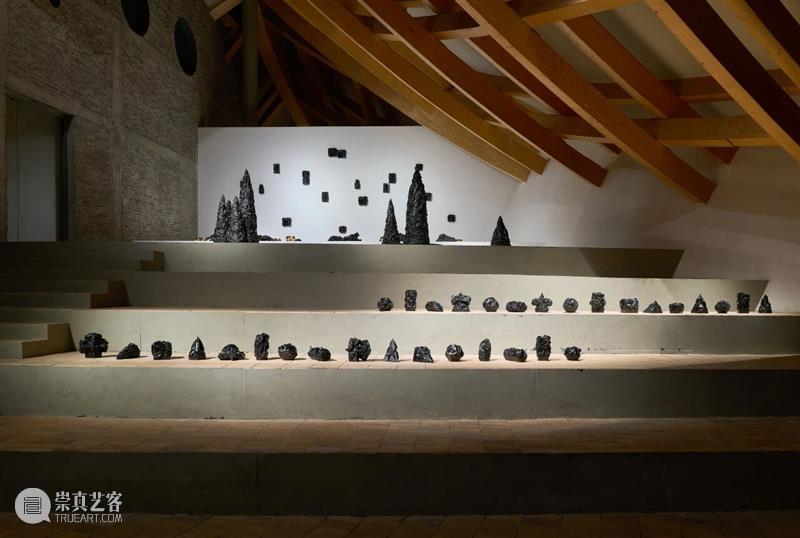 陶瓷版图中的创作新倾向丨群展“即兴游离”正在UCCA陶美术馆展出 崇真艺客