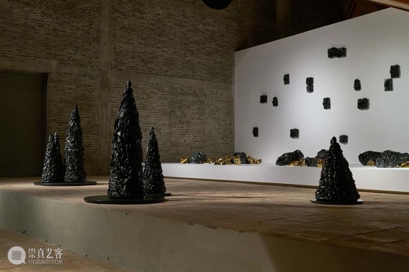 陶瓷版图中的创作新倾向丨群展“即兴游离”正在UCCA陶美术馆展出 崇真艺客