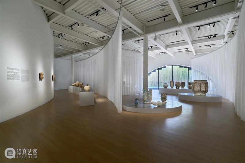 陶瓷版图中的创作新倾向丨群展“即兴游离”正在UCCA陶美术馆展出 崇真艺客