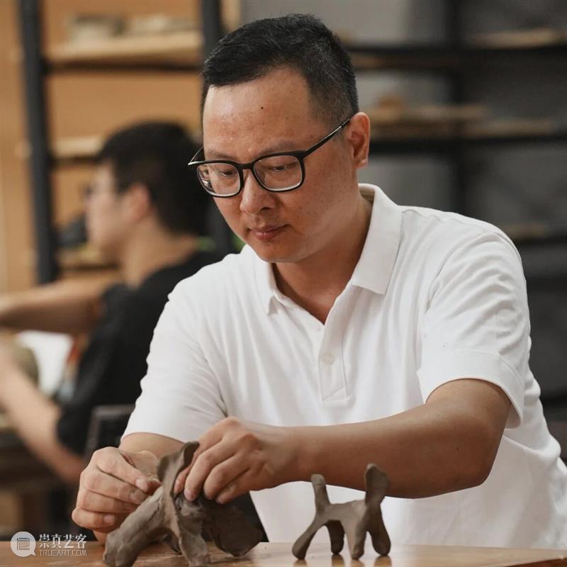 陶瓷版图中的创作新倾向丨群展“即兴游离”正在UCCA陶美术馆展出 崇真艺客