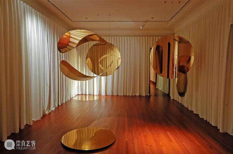 偏锋 展览 | 《黄金与羽毛：邬建安个展》于张园揭幕 崇真艺客