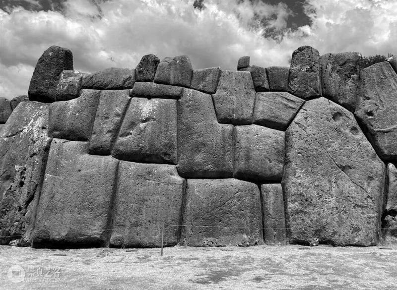 偏锋 展览 | 《黄金与羽毛：邬建安个展》于张园揭幕 崇真艺客