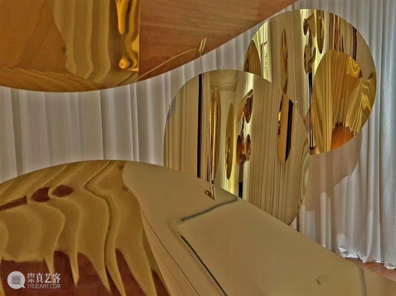 偏锋 展览 | 《黄金与羽毛：邬建安个展》于张园揭幕 崇真艺客