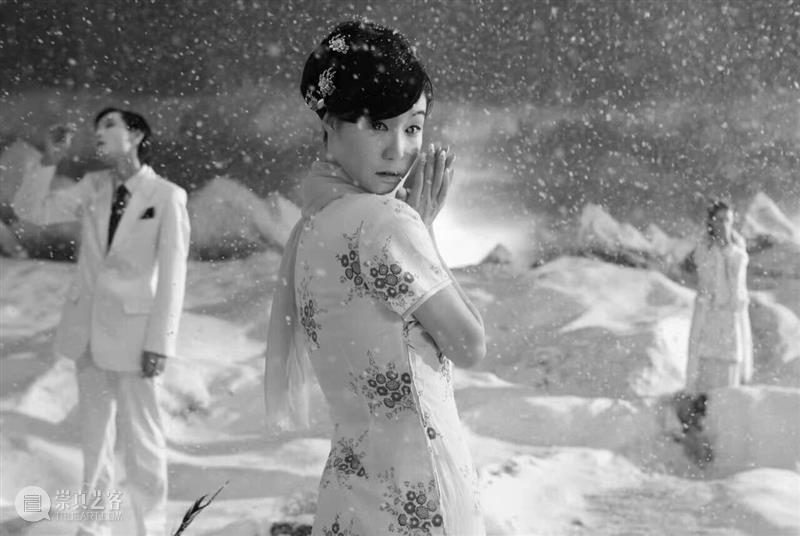 只剩3天！这场把“红毯”引进“白盒子”的展览，让金鸡奖生出个“彩蛋” 崇真艺客