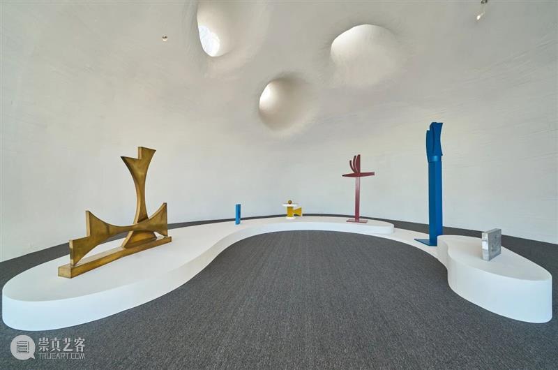 光影流转的律动与冥思——“林金：枕水漱石”正在UCCA沙丘展出 崇真艺客