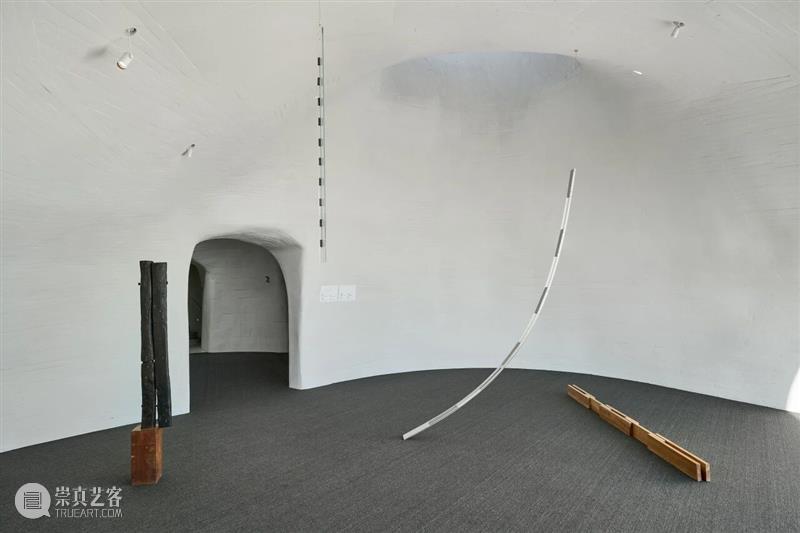 光影流转的律动与冥思——“林金：枕水漱石”正在UCCA沙丘展出 崇真艺客