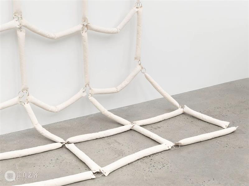 白立方伦敦｜霍华德娜·平德尔（Howardena Pindell）：游离网络 崇真艺客