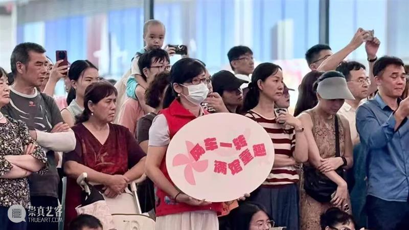 国际志愿者日 | 致敬每一位深圳美术馆的志愿者！ 崇真艺客