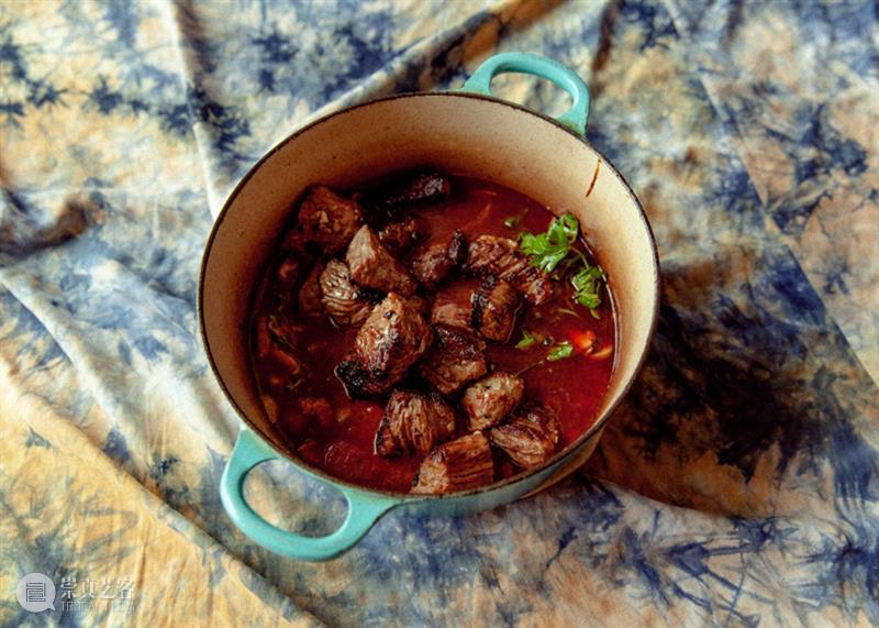 讲座回顾 | 《情绪的“房间”：用食物拆解伍尔夫文学中的心灵褶皱》 崇真艺客