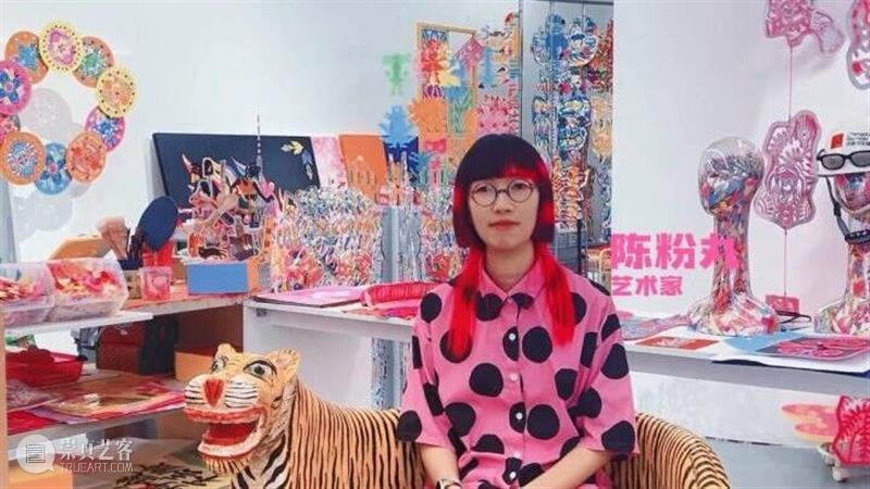 美术馆和 TA 的朋友 | 艺术家 陈粉丸:在纸艺的褶皱与延展间,续写与美术馆的艺术之约。 崇真艺客