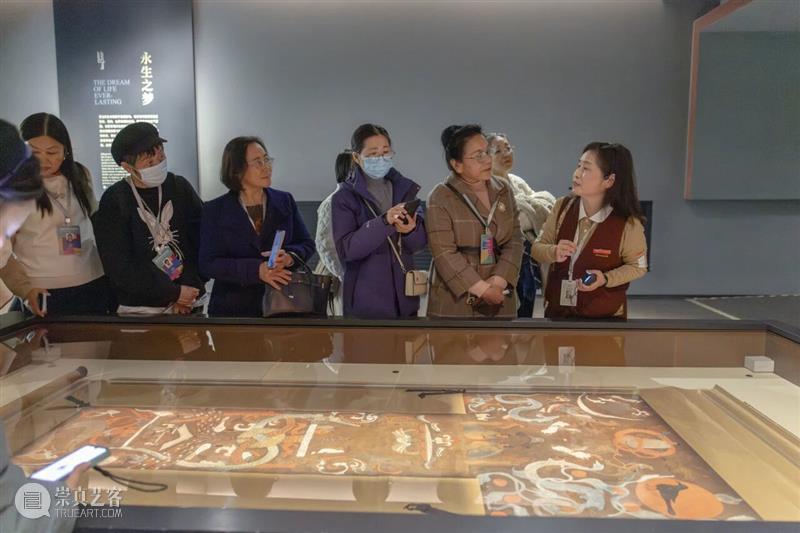 活动回顾 | 2025国际志愿者日:湖北美术馆志愿者团队馆际交流活动 崇真艺客