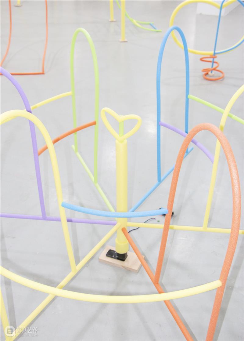 展览现场｜滑梯，旋转木马，跷跷板 Slides, Carousels, Seesaws 崇真艺客