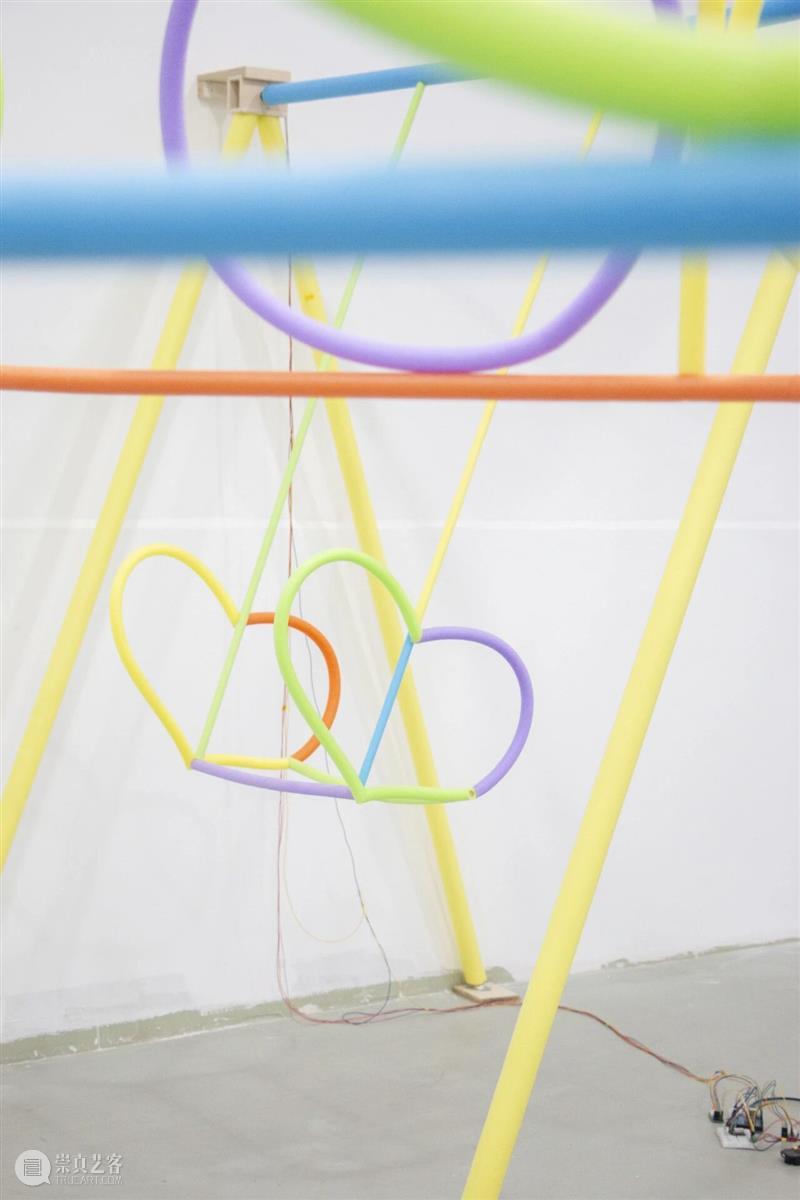 展览现场｜滑梯，旋转木马，跷跷板 Slides, Carousels, Seesaws 崇真艺客