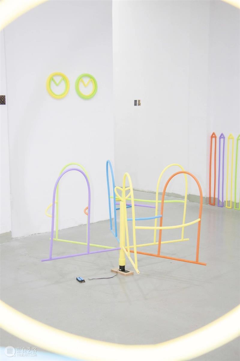 展览现场｜滑梯，旋转木马，跷跷板 Slides, Carousels, Seesaws 崇真艺客