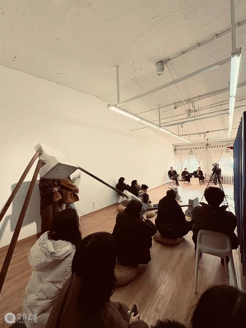 对谈现场|“短-路”?主持人 张嘉荣/嘉宾 杭春晖 杜昕蕤 蔡磊 崇真艺客