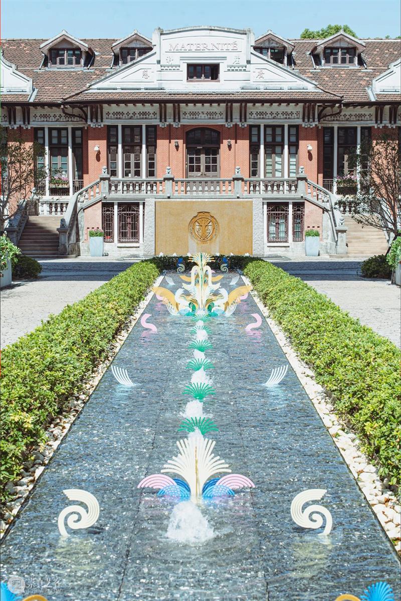 策展人专访：医学与艺术策展的哲思和实践 崇真艺客