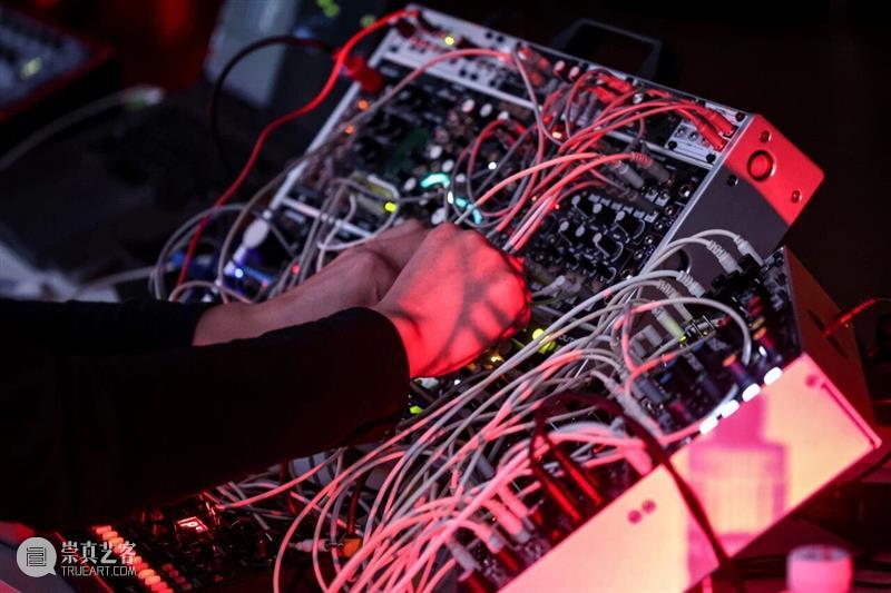 声谱象限Spectrum Quadrant | 设备、技术与美学选择 崇真艺客