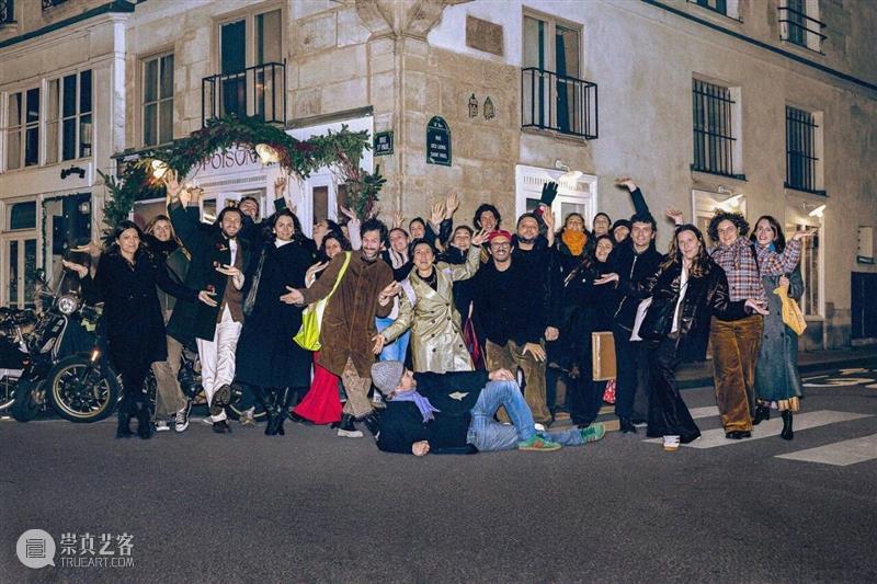 常青画廊祝大家节日快乐 ? 崇真艺客