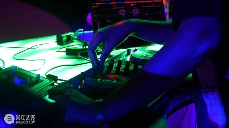 油罐艺术不眠夜2026 | 跨年倒计时，开心迎新年! 崇真艺客