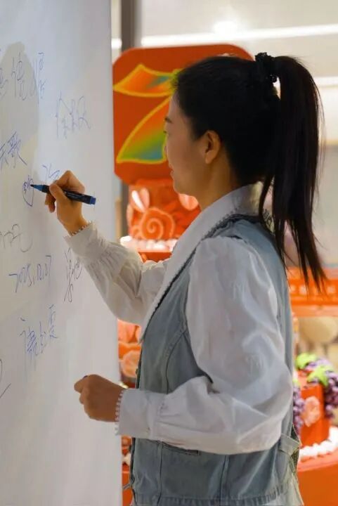 活动回顾|新疆美术馆2025年度志愿者专场活动 崇真艺客