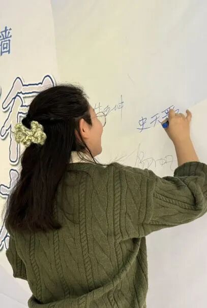 活动回顾|新疆美术馆2025年度志愿者专场活动 崇真艺客