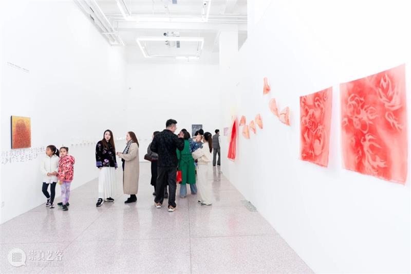 「女性艺术家访谈」岳明月：我不想将生育浪漫化 崇真艺客