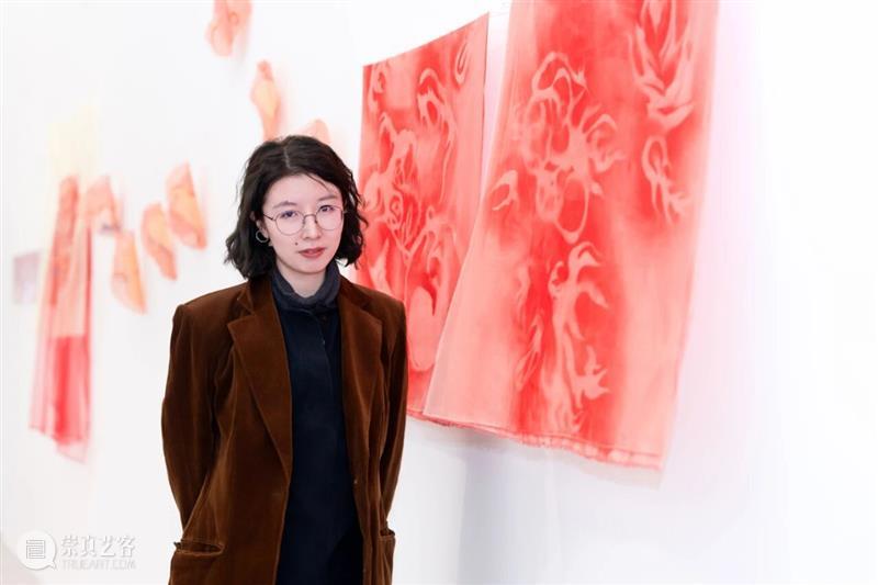 「女性艺术家访谈」岳明月：我不想将生育浪漫化 崇真艺客