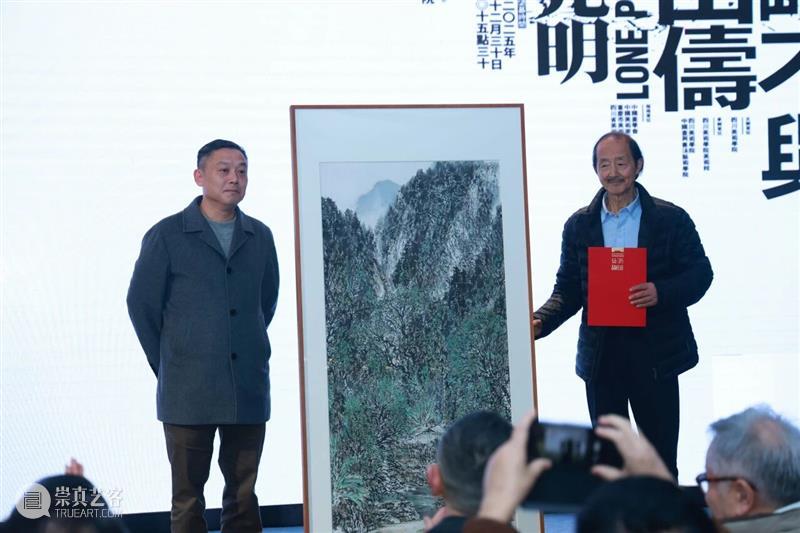 现场｜ 孤峰不与众山俦——唐允明山水画展在四川美术学院开幕 崇真艺客