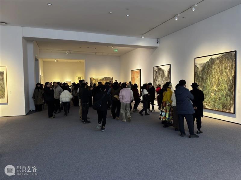 现场｜ 孤峰不与众山俦——唐允明山水画展在四川美术学院开幕 崇真艺客