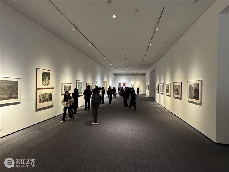 现场｜ 孤峰不与众山俦——唐允明山水画展在四川美术学院开幕 崇真艺客